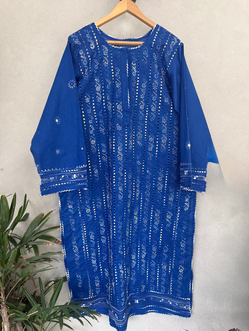 Blue and white Tarkashi Kurta