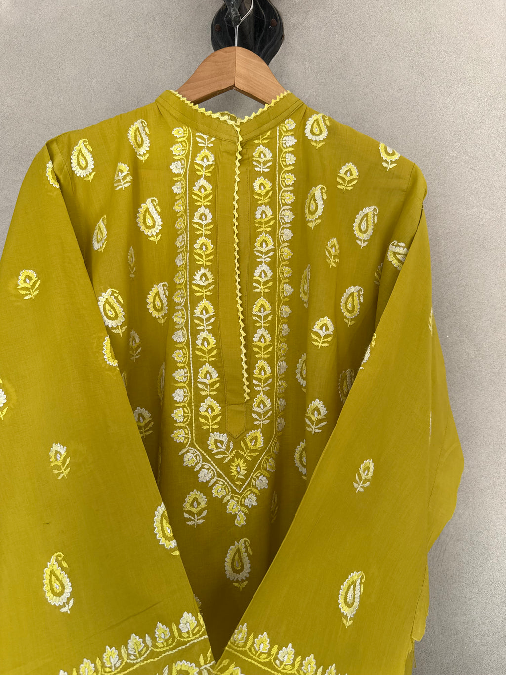 Kashmiri embroidered kurta